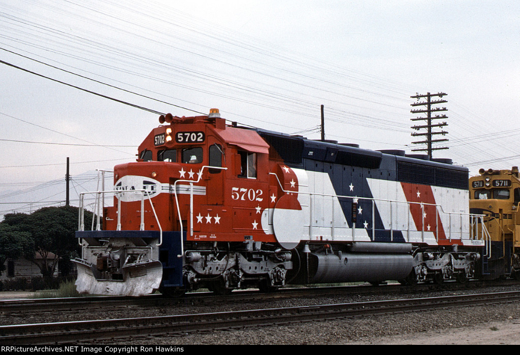 ATSF 5702 (REPOST)